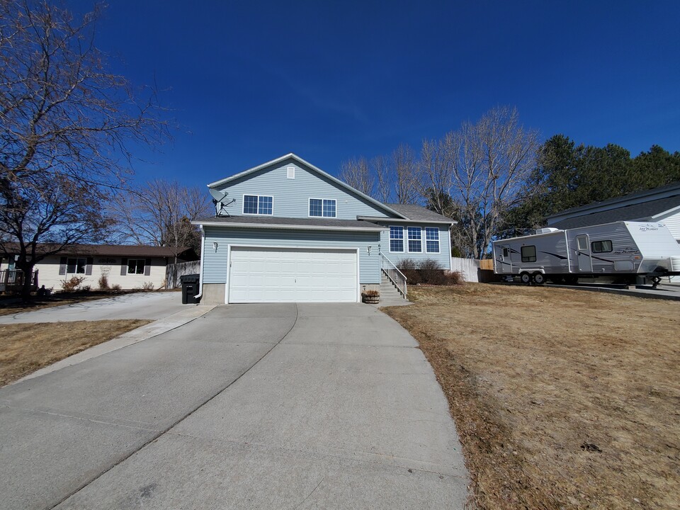 674 Evans Dr in Idaho Falls, ID - Foto de edificio