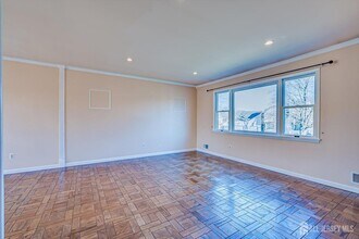 22 O Loughlin Dr in South Plainfield, NJ - Building Photo - Building Photo