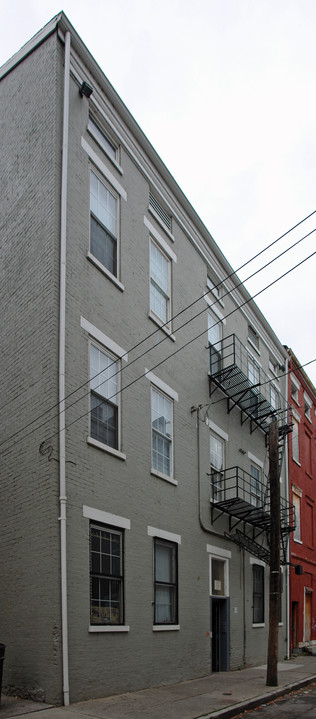 19 E Fifteenth St in Cincinnati, OH - Building Photo