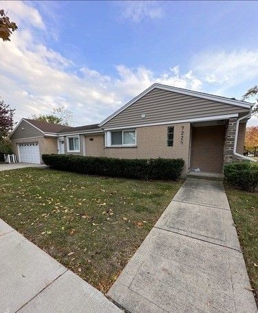 property at 7225 E Prairie Rd