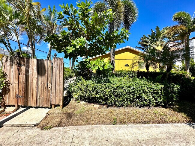 531 27th St-Unit -2 in West Palm Beach, FL - Building Photo - Building Photo