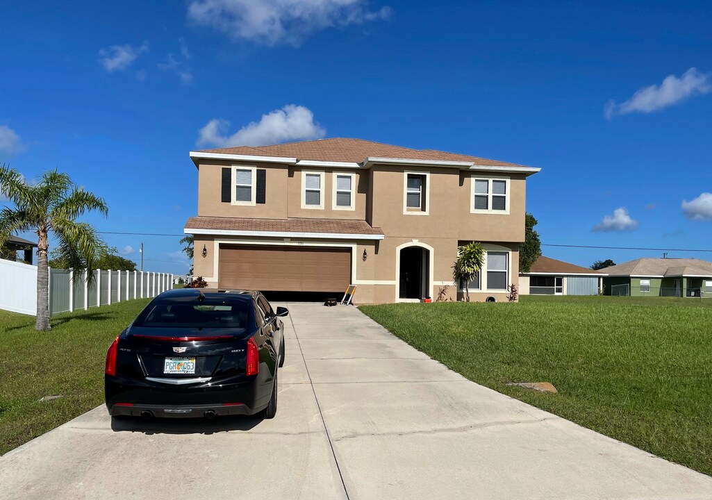 1156 NW 1st Ave in Cape Coral, FL - Building Photo
