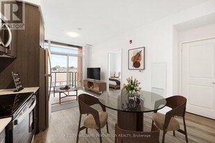 1010 Dundas St E in Whitby, ON - Building Photo