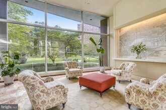 4201 Cathedral Ave NW, Unit 118E in Washington, DC - Building Photo - Building Photo