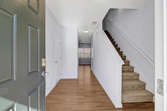 3232 Tarian Way in Decatur, GA - Foto de edificio - Building Photo