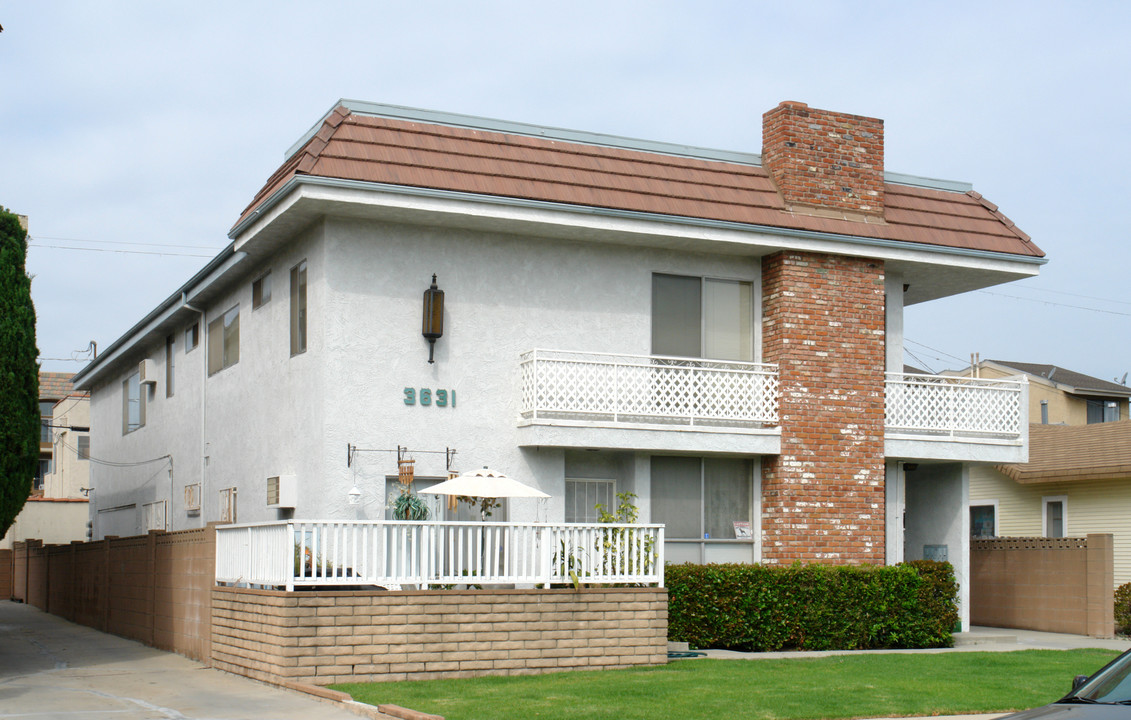 3631 Regent St in Los Angeles, CA - Foto de edificio