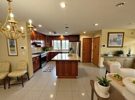 14410 20th Ave, Unit 1 in Whitestone, NY - Building Photo