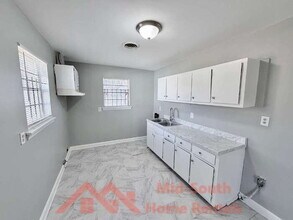 2054 Benford St in Covington, TN - Foto de edificio - Building Photo