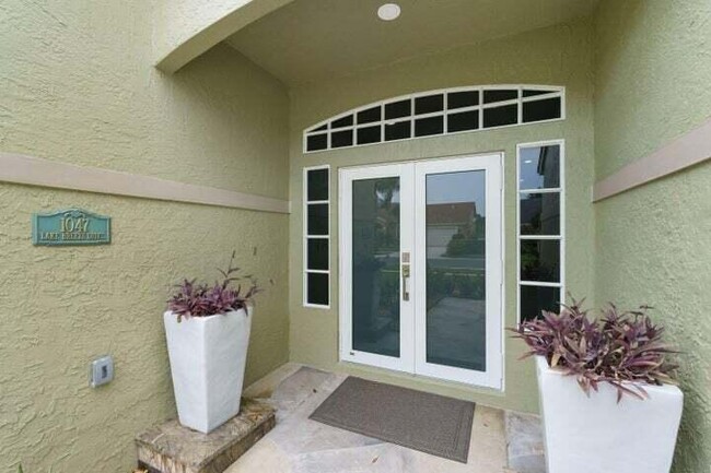 1047 Lake Breeze Dr in Wellington, FL - Building Photo - Building Photo