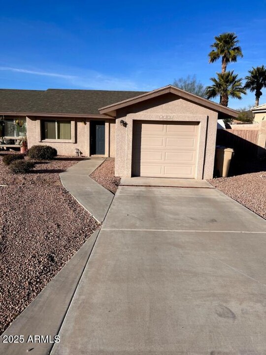 14034 N Kendall Dr in Fountain Hills, AZ - Building Photo