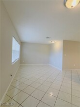 913 Hudson Ave in Lehigh Acres, FL - Foto de edificio - Building Photo