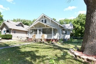 1113 Douglas Ave in Des Moines, IA - Building Photo - Building Photo
