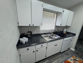 1917 Wolford Rd in Clearwater, FL - Building Photo - Building Photo