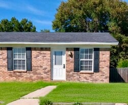 3408 Green Briar Cir in Gulf Breeze, FL - Building Photo