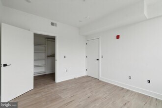 139 W Chelten Ave, Unit 402 in Philadelphia, PA - Building Photo - Building Photo