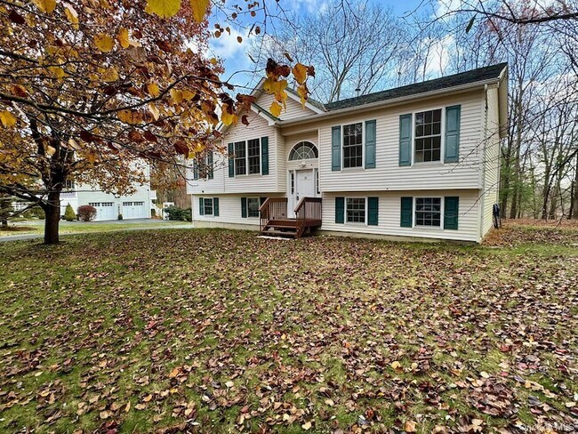 18 Penny Ln in Otisville, NY - Building Photo - Building Photo