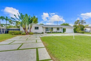 8000 SW 139th Ter in Palmetto Bay, FL - Building Photo