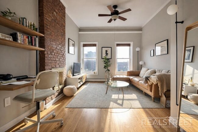 Updated Spacious 1 BR in Cobble Hill!