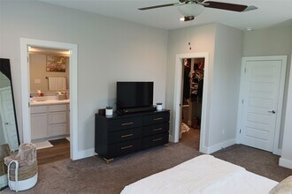 1511 E Sandalwood Ln in San Antonio, TX - Building Photo - Building Photo