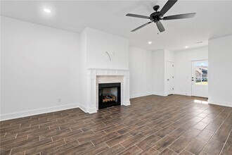 64 W Gilpin St in Farmington, AR - Building Photo - Building Photo