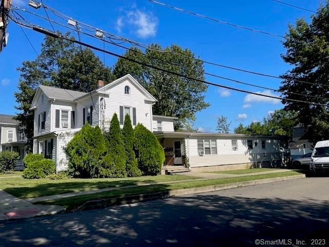 26 Lafayette St in Milford, CT - Building Photo