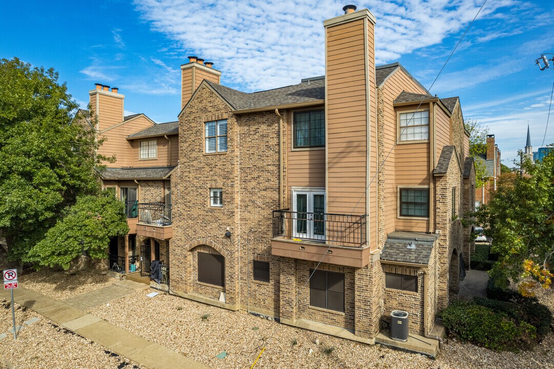 The Remington in Dallas, TX - Building Photo