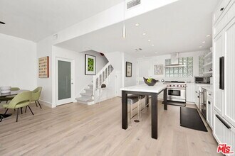 27400 Pacific Coast Hwy in Malibu, CA - Building Photo - Building Photo