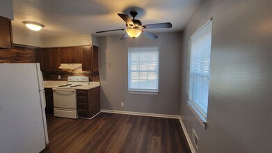 4405 Landside Dr in Louisville, KY - Building Photo - Building Photo