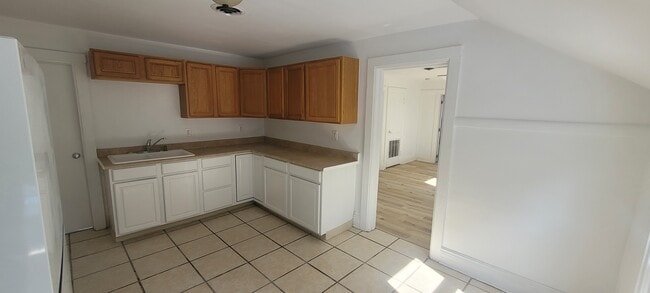 2226 Myrtle St in Erie, PA - Building Photo - Building Photo