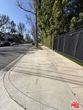 602-6025 N Maple Dr in Beverly Hills, CA - Building Photo - Building Photo