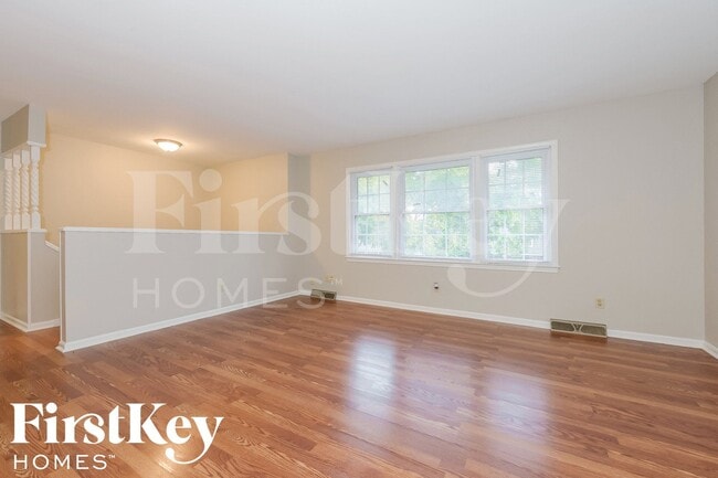 909 NE 81st St in Kansas City, MO - Building Photo - Building Photo