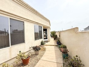 4966 Dunes Cir in Oxnard, CA - Building Photo - Building Photo