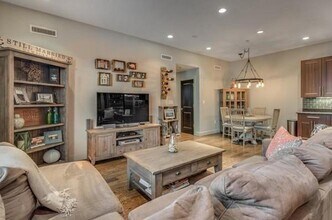 45 Vinton St, Unit 3 in Boston, MA - Foto de edificio - Building Photo