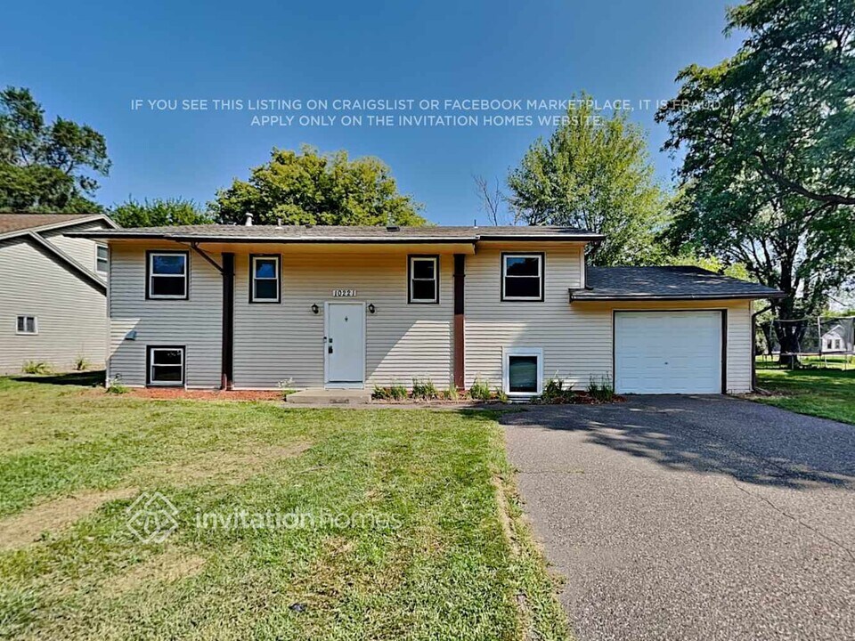 10221 Mississippi Blvd in Coon Rapids, MN - Building Photo