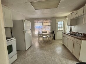 114 Groveland St in Springfield, MA - Building Photo - Building Photo