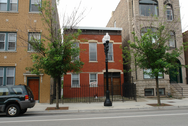 2239 W Taylor St in Chicago, IL - Building Photo - Building Photo