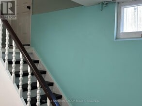 111 Bayview Pkwy in Newmarket, ON - Building Photo - Building Photo
