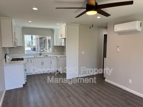 2520 E Anaheim St in Long Beach, CA - Building Photo - Building Photo
