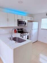 8351 Sands Point Blvd in Tamarac, FL - Building Photo - Building Photo