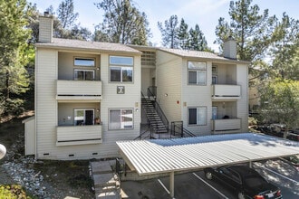 The Ridge Apartments in Auburn, CA - Foto de edificio - Building Photo