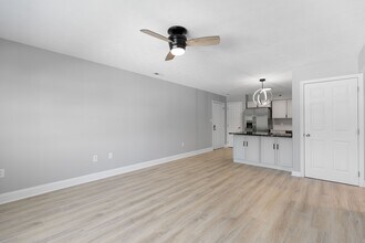 Bitonti Place in Morgantown, WV - Building Photo - Building Photo