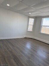 202 Chestnut St-Unit -1 in Roselle, NJ - Building Photo - Building Photo