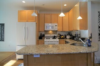 28 Healey St, Unit 28 in Cambridge, MA - Foto de edificio - Building Photo