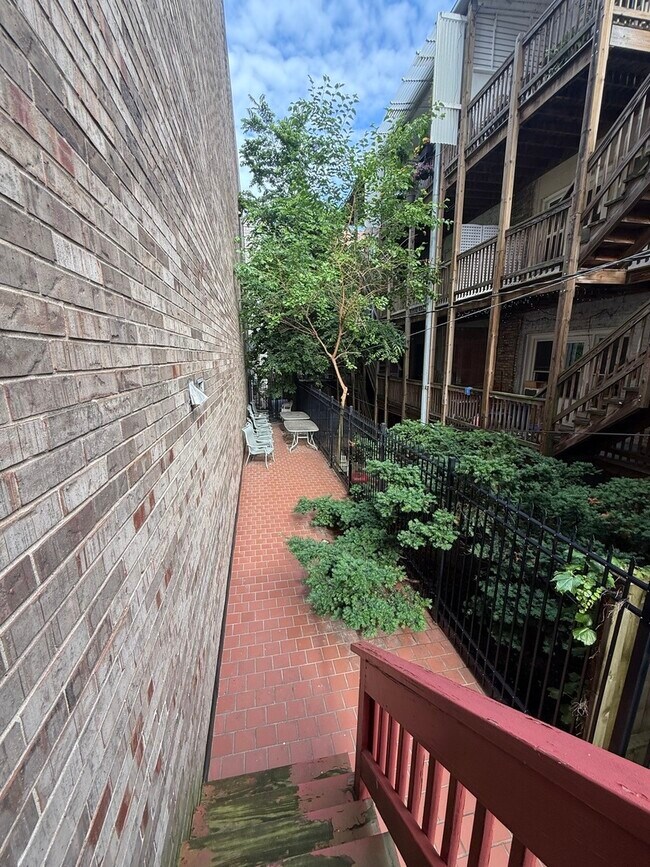 744 W Gordon Terrace in Chicago, IL - Foto de edificio - Building Photo