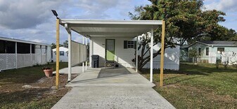 3636 LAZY LAKE Dr S in Lakeland, FL - Building Photo
