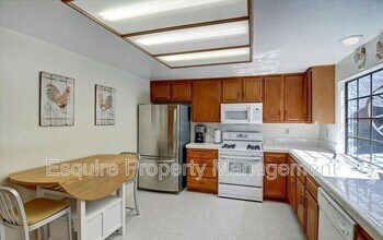 618 Double Eagle Way in Simi Valley, CA - Building Photo - Building Photo