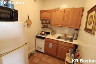 1251 Commonwealth Ave in Boston, MA - Building Photo - Building Photo