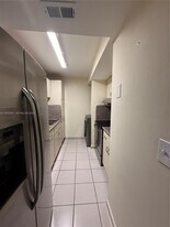 5033 NW 7th St in Miami, FL - Building Photo