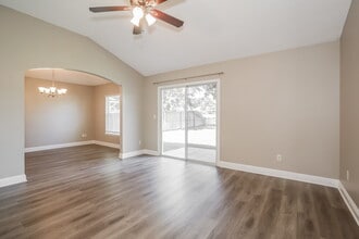 2631 Creek Ridge Dr in Green Cove Springs, FL - Building Photo - Building Photo