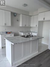 13 Rochester Dr in Barrie, ON - Building Photo - Building Photo